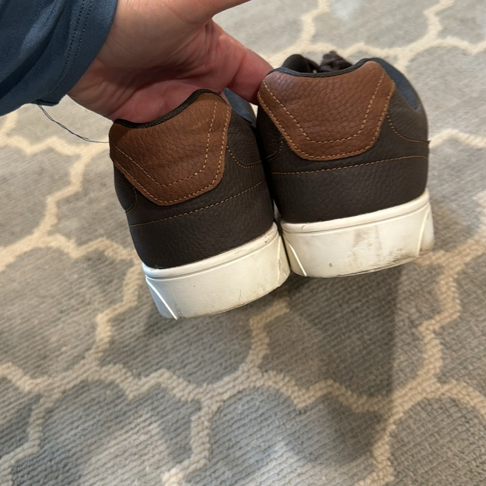 Levi’s Brown Size 12 Shoes - Picture 2 of 3